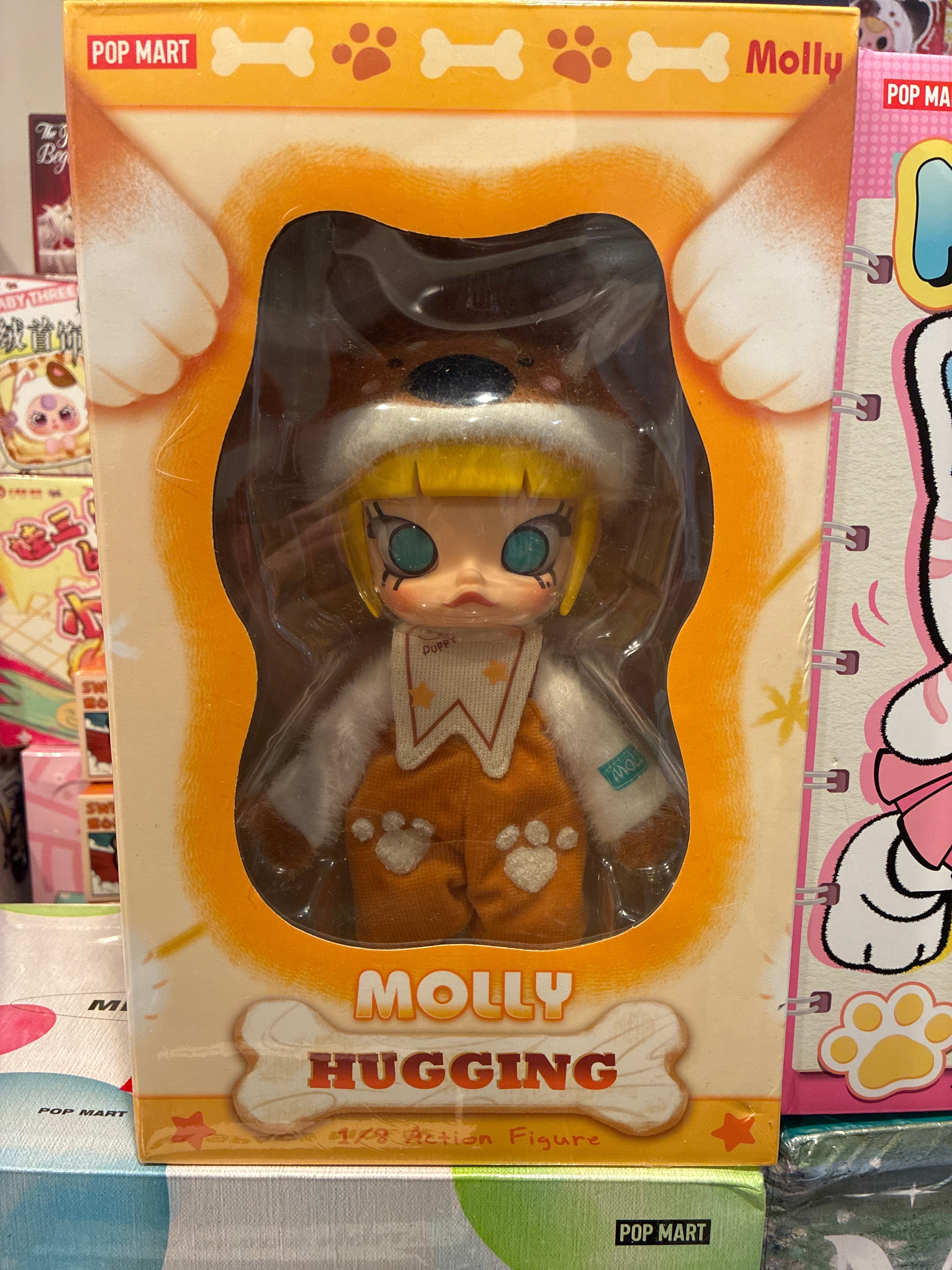 Molly Hugging 1/8 Action Figure